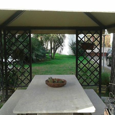 Casina Delle Arti Bed & Breakfast Сан Каталдо Екстериор снимка