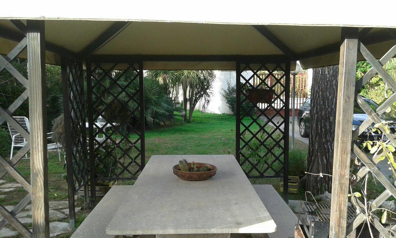 Casina Delle Arti Bed & Breakfast Сан Каталдо Екстериор снимка